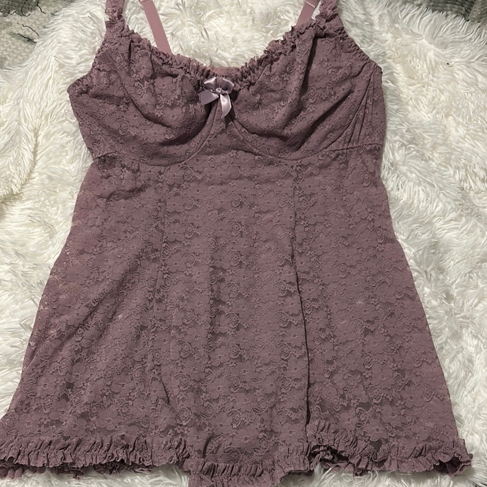 Elegant Lace Sleepwear in Mauve